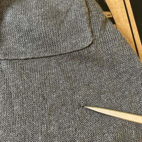 J Jill Women size Petite Medium olive green cardigan sweater w side pockets FLAW - Picture 11 of 14